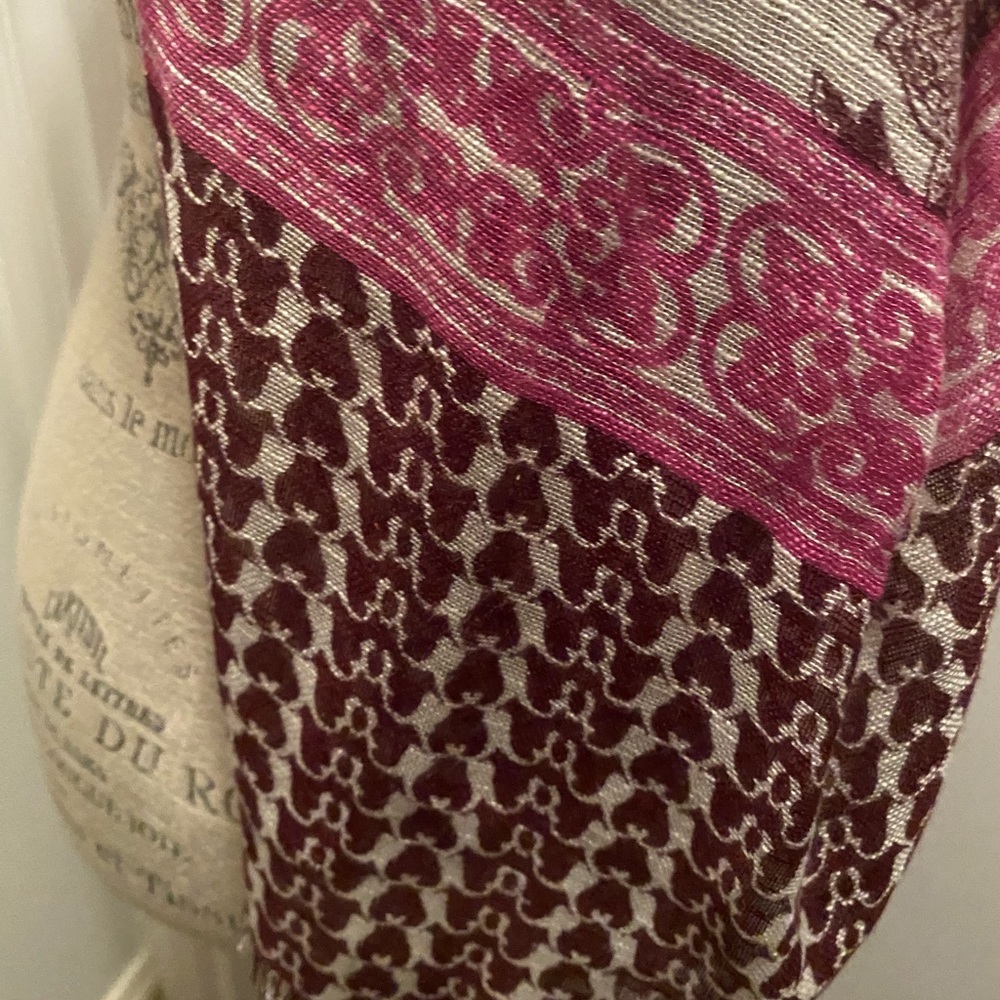Scarf - Picture 3 of 7